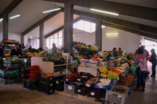 Market Salir do Porto